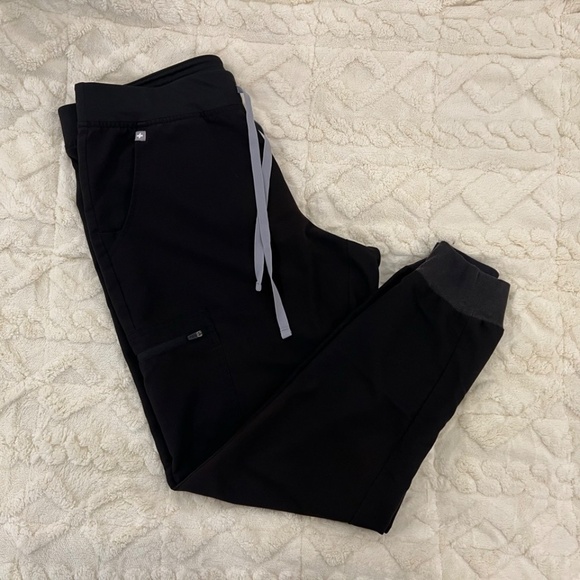 Figs Zamora Jogger Scrub Pants - Large, Black - Picture 3 of 5